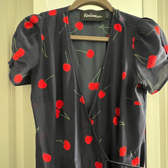 NWOT Realisation Par Teale Dress Wild Cherry - Picture 3 of 4